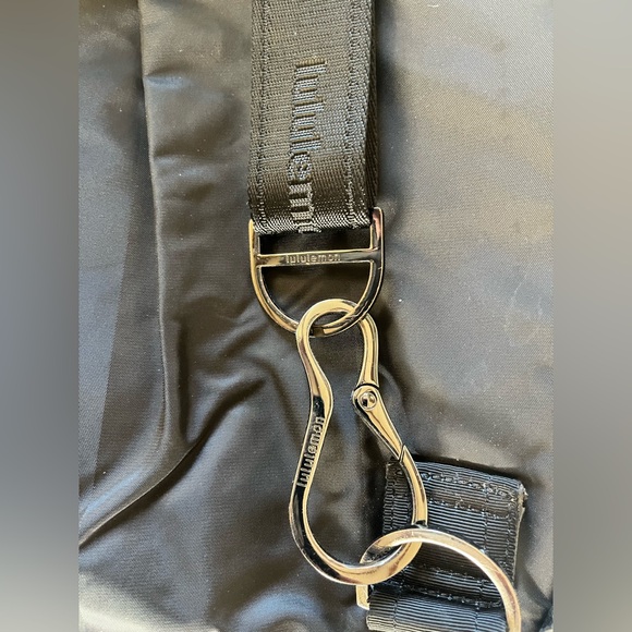 Lululemon Bliss Gym Bag Yoga Bag Travel Bag Black Large!! - Picture 7 of 9